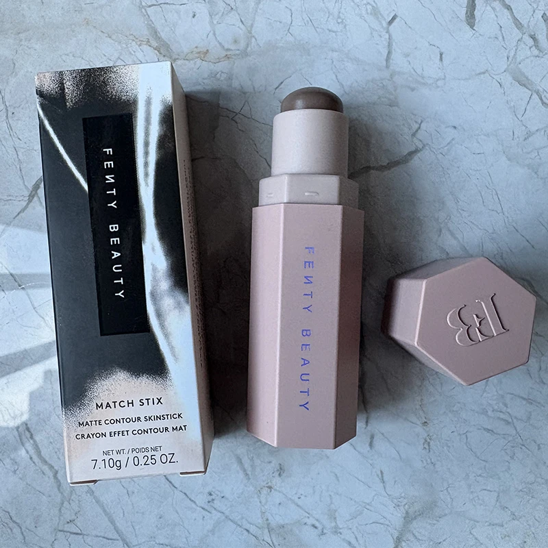 Fenty Beauty Contour Stick - Imagen 3