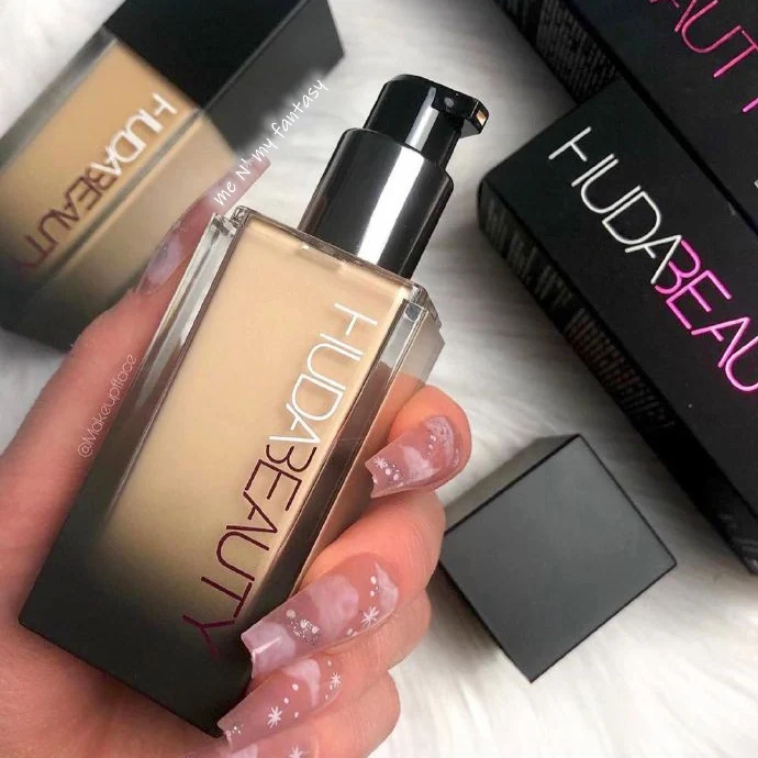 Huda Beauty Flawless Liquid Foundation - Imagen 6